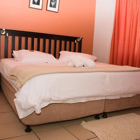 Tina'S Bed And Breakfast Swakopmund Esterno foto